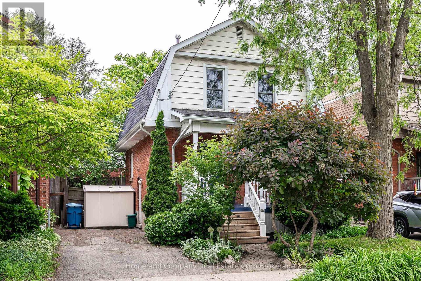 31 Milton Street, Stratford, Ontario  N5A 3T9 - Photo 3 - X13427082