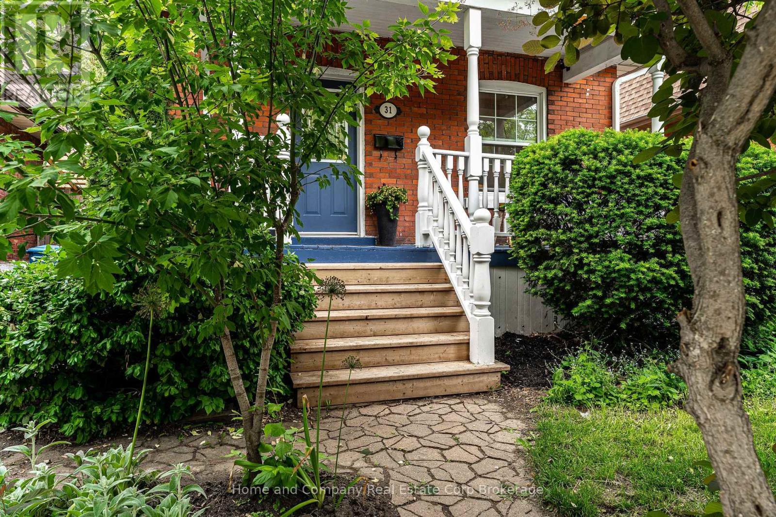 31 Milton Street, Stratford, Ontario  N5A 3T9 - Photo 4 - X13427082