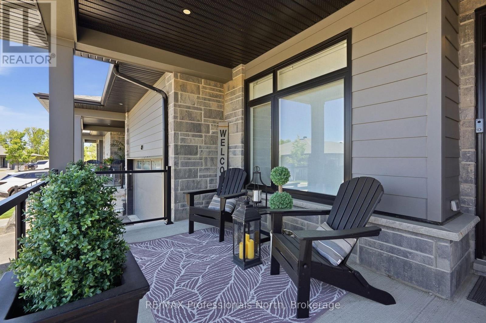 71 Jack Street, Huntsville, Ontario  P1H 0G4 - Photo 2 - X13427126