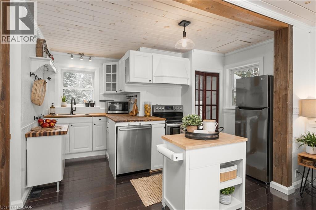 469 Rowanwood Road, Huntsville, Ontario  P0B 1M0 - Photo 5 - 40838238