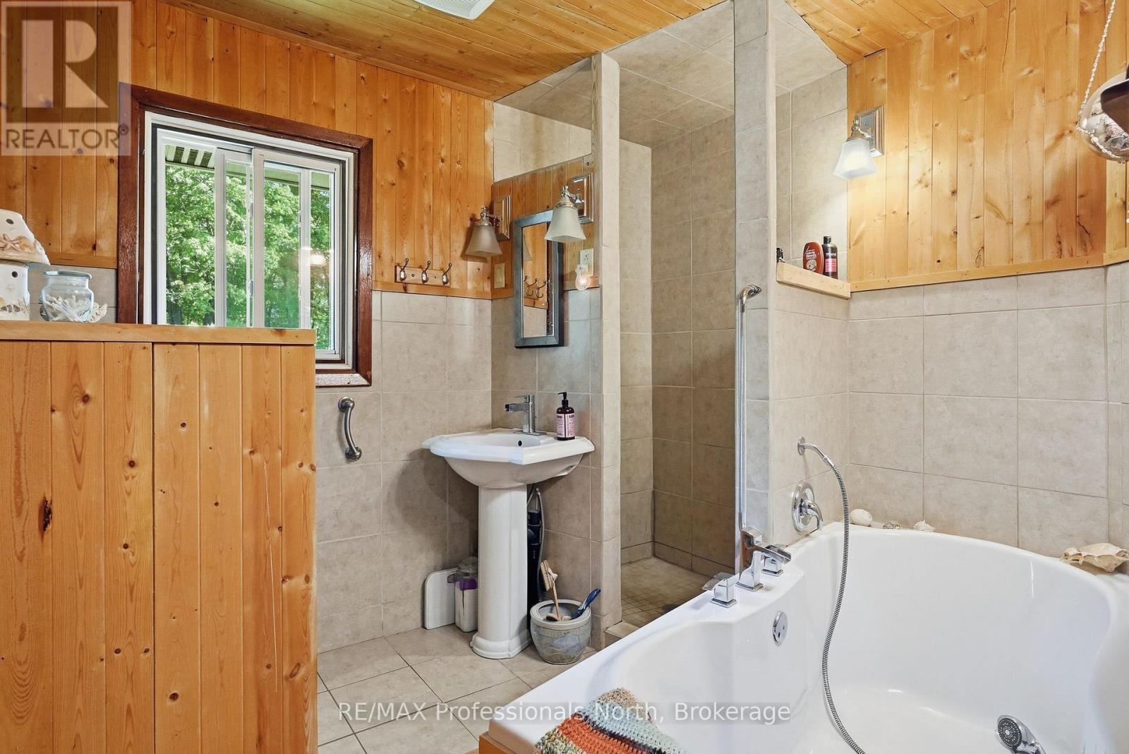 329 Waseosa Lake Road N, Huntsville, Ontario  P1H 2J4 - Photo 15 - X13427432