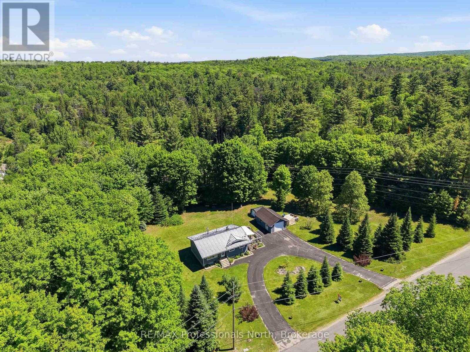 329 Waseosa Lake Road N, Huntsville, Ontario  P1H 2J4 - Photo 2 - X13427432