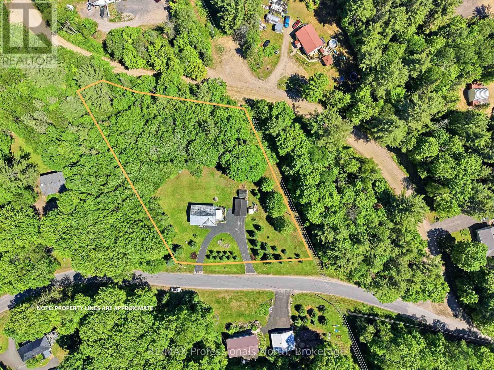 329 Waseosa Lake Road N, Huntsville, Ontario  P1H 2J4 - Photo 3 - X13427432
