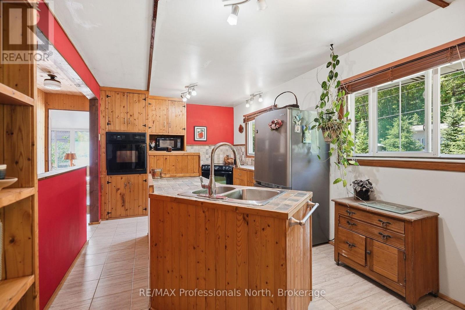 329 Waseosa Lake Road N, Huntsville, Ontario  P1H 2J4 - Photo 5 - X13427432