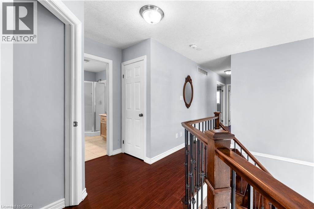 4 Clairfields Drive W, Guelph, Ontario  N1G 5H5 - Photo 38 - 40838419