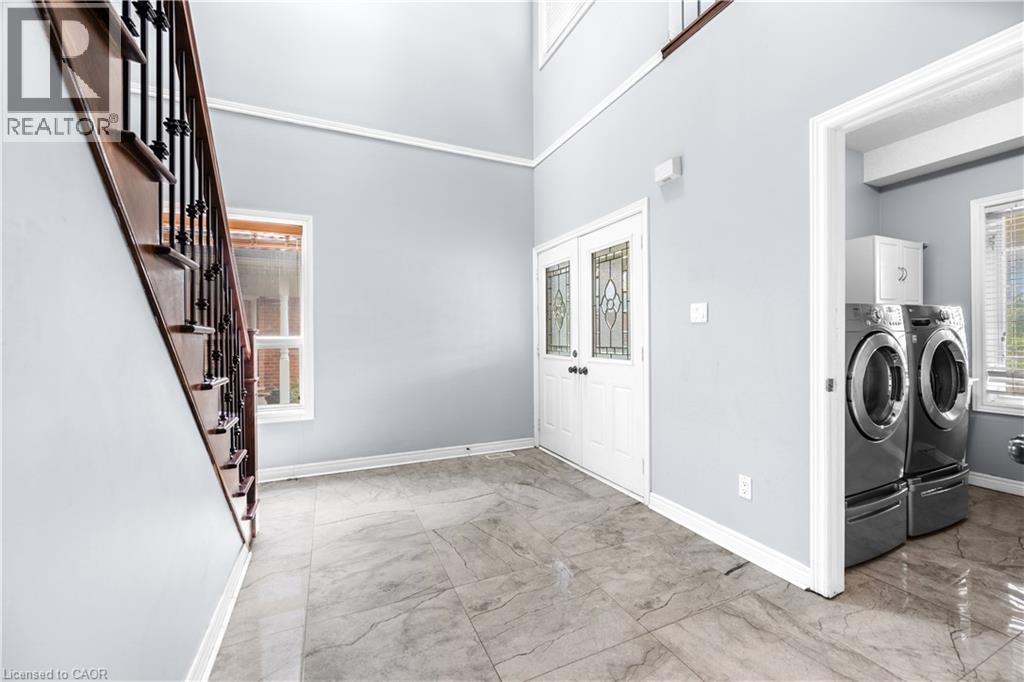 4 Clairfields Drive W, Guelph, Ontario  N1G 5H5 - Photo 8 - 40838419