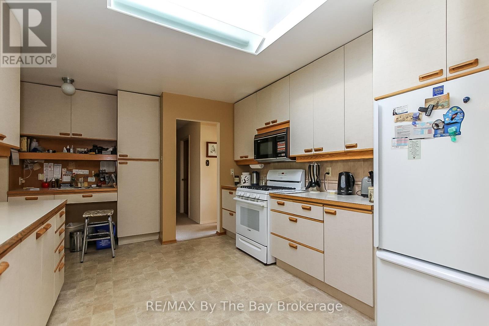 630 Sunnidale Road S, Wasaga Beach, Ontario  L9Z 1J7 - Photo 12 - S13427516