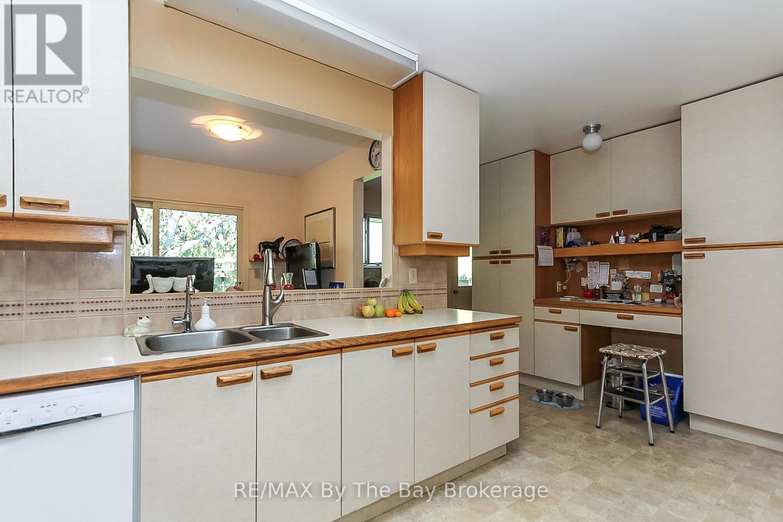 630 Sunnidale Road S, Wasaga Beach, Ontario  L9Z 1J7 - Photo 13 - S13427516