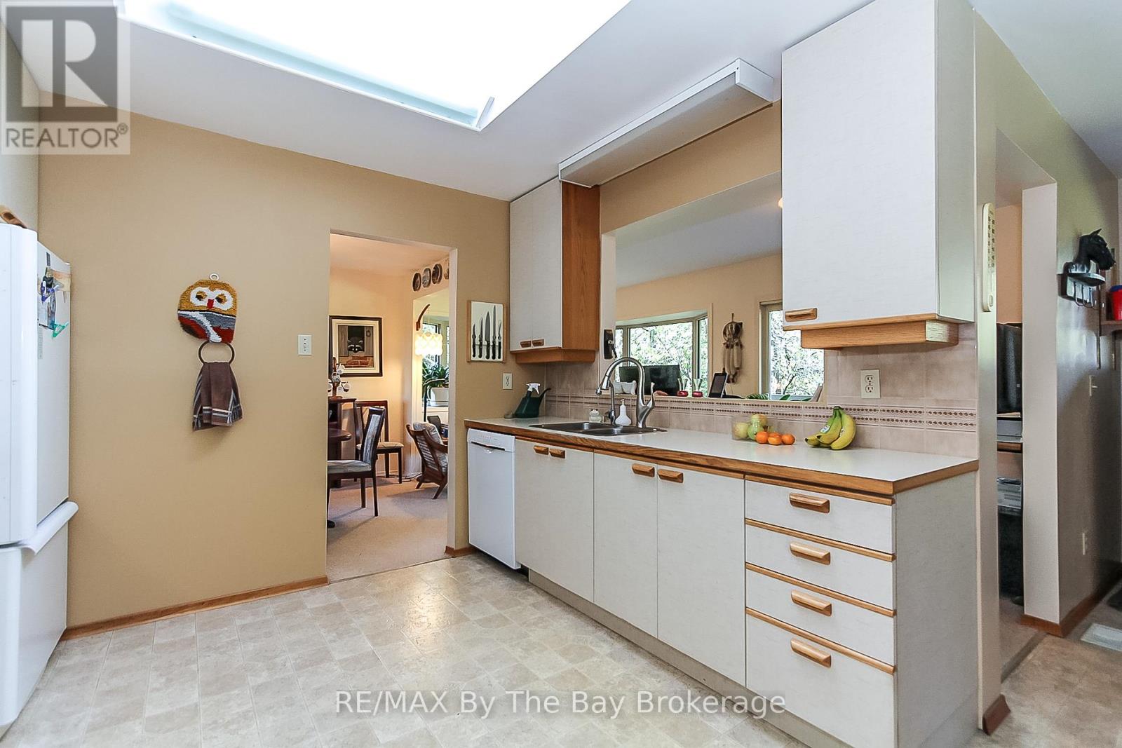 630 Sunnidale Road S, Wasaga Beach, Ontario  L9Z 1J7 - Photo 14 - S13427516