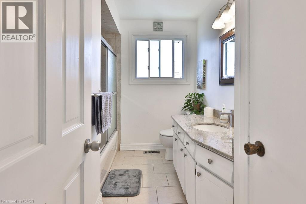 11 Lynwood Drive, Stoney Creek, Ontario  L8E 3E7 - Photo 16 - 40838732