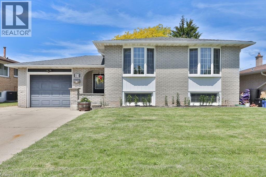 11 Lynwood Drive, Stoney Creek, Ontario  L8E 3E7 - Photo 3 - 40838732