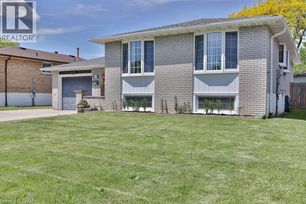 11 Lynwood Drive, Stoney Creek, Ontario  L8E 3E7 - Photo 4 - 40838732