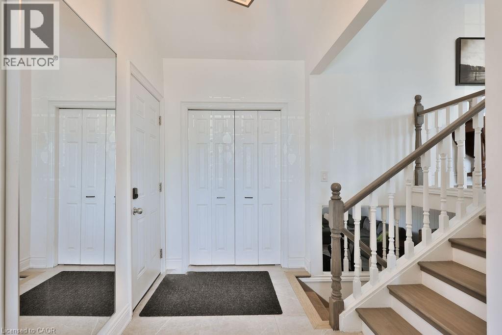 11 Lynwood Drive, Stoney Creek, Ontario  L8E 3E7 - Photo 5 - 40838732