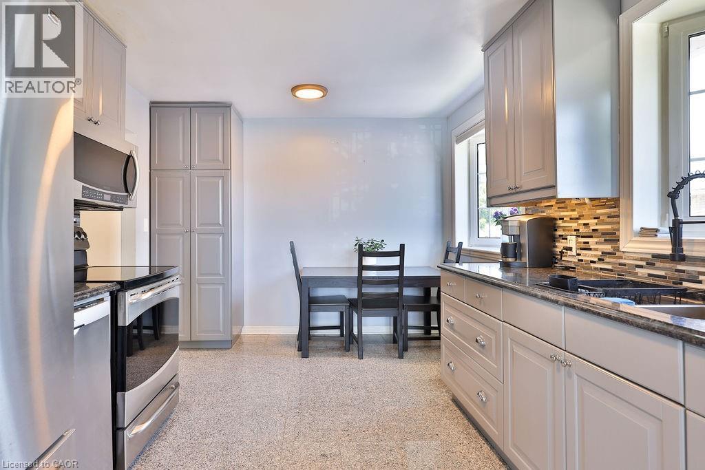 11 Lynwood Drive, Stoney Creek, Ontario  L8E 3E7 - Photo 8 - 40838732
