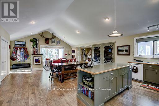 230 Ecclestone Drive, Bracebridge, Ontario  P1L 1G4 - Photo 11 - X13427664