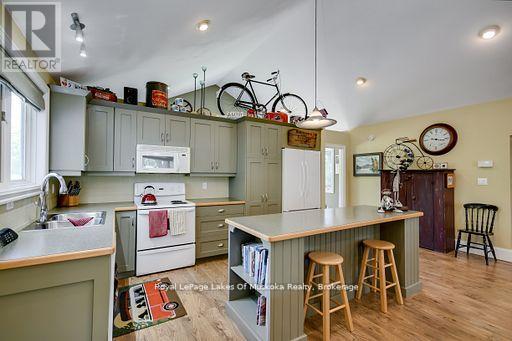 230 Ecclestone Drive, Bracebridge, Ontario  P1L 1G4 - Photo 8 - X13427664