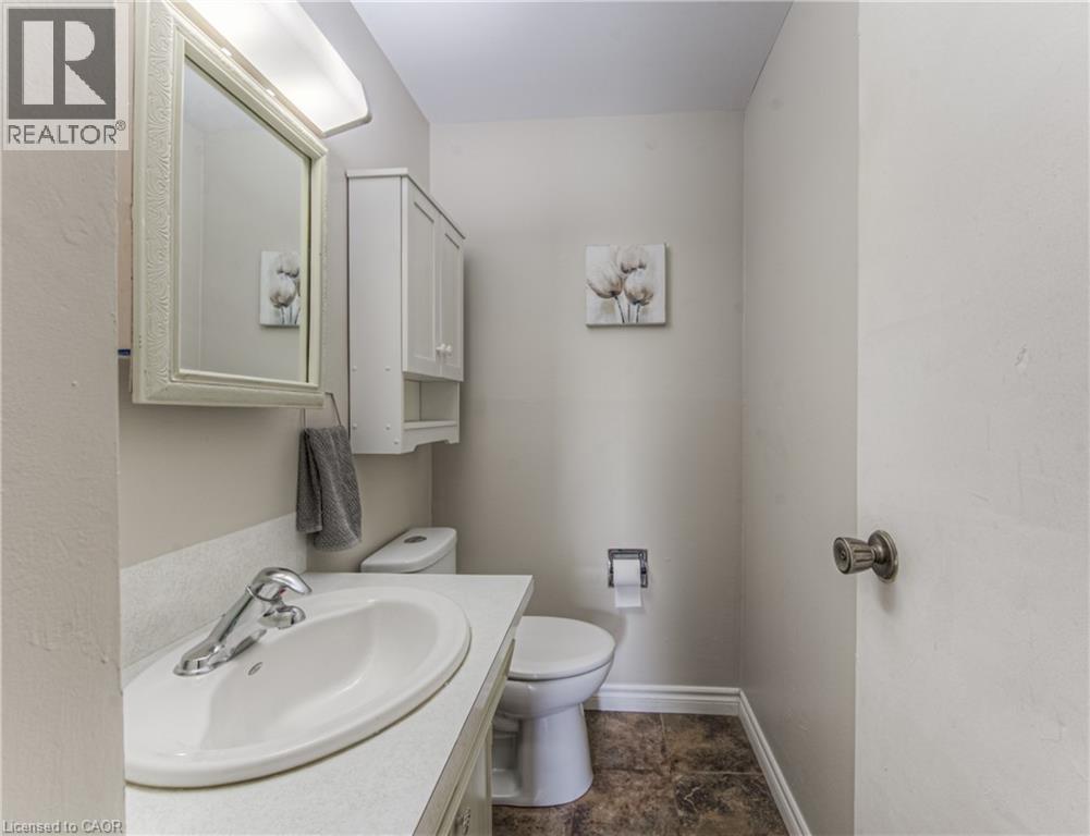 82 Roseneath Crescent, Kitchener, Ontario  N2E 1V9 - Photo 7 - 40838142