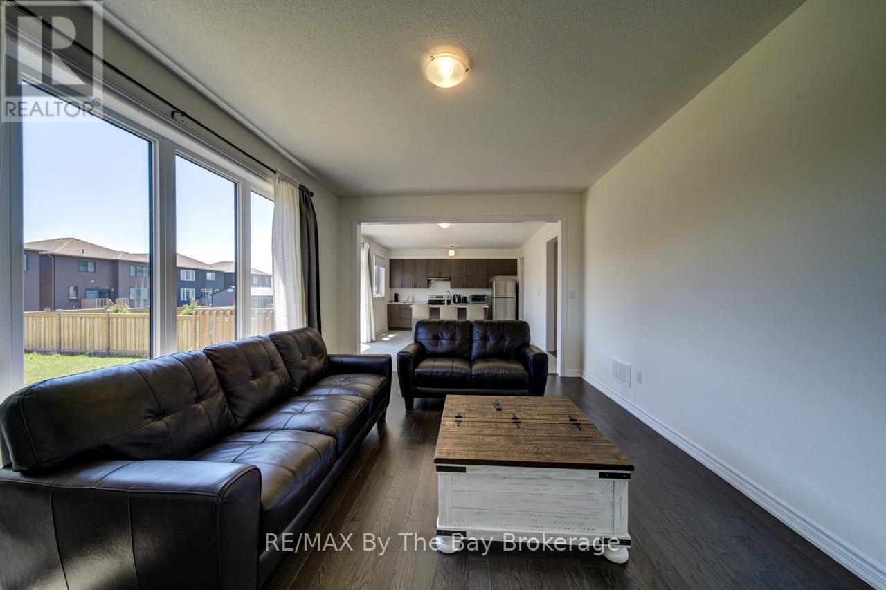 166 Mapleside Drive, Wasaga Beach, Ontario  L9Z 3A5 - Photo 12 - S13428074
