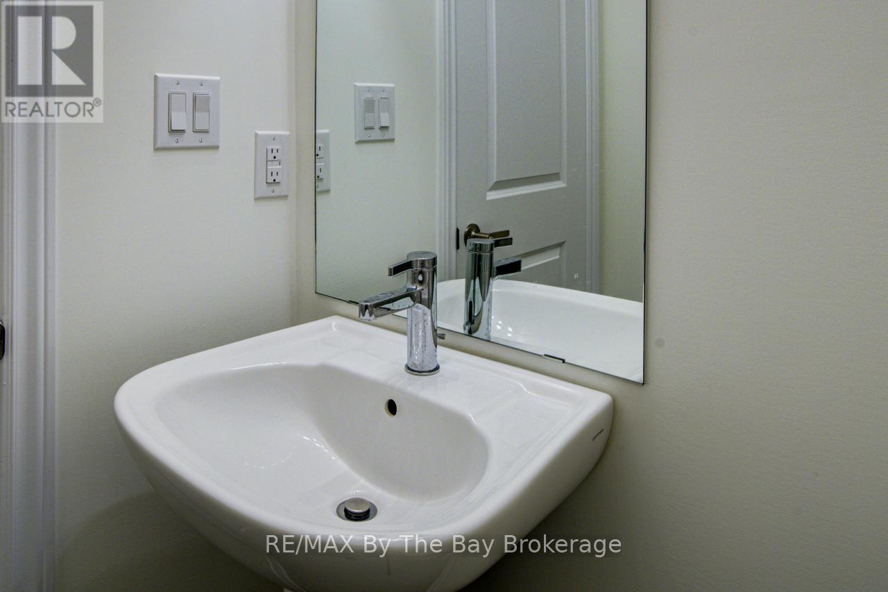 166 Mapleside Drive, Wasaga Beach, Ontario  L9Z 3A5 - Photo 13 - S13428074