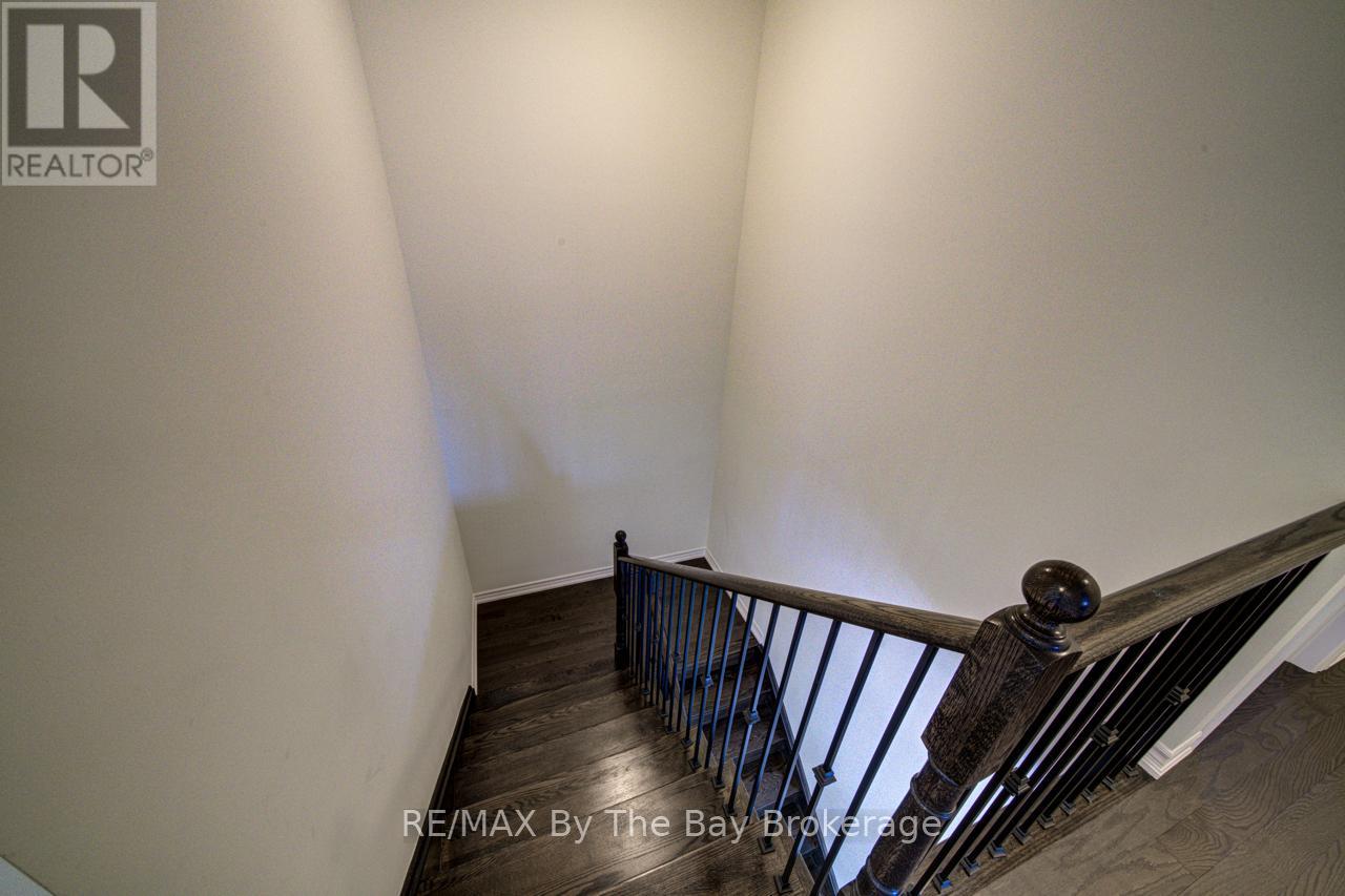 166 Mapleside Drive, Wasaga Beach, Ontario  L9Z 3A5 - Photo 15 - S13428074