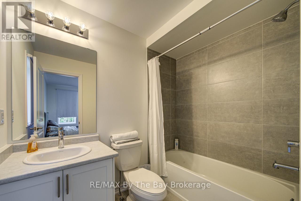 166 Mapleside Drive, Wasaga Beach, Ontario  L9Z 3A5 - Photo 18 - S13428074