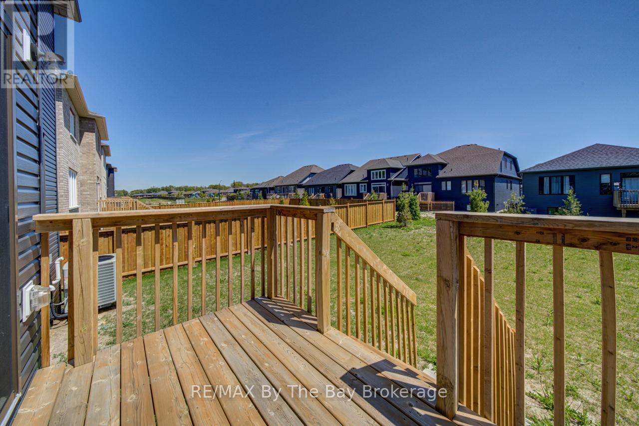 166 Mapleside Drive, Wasaga Beach, Ontario  L9Z 3A5 - Photo 29 - S13428074