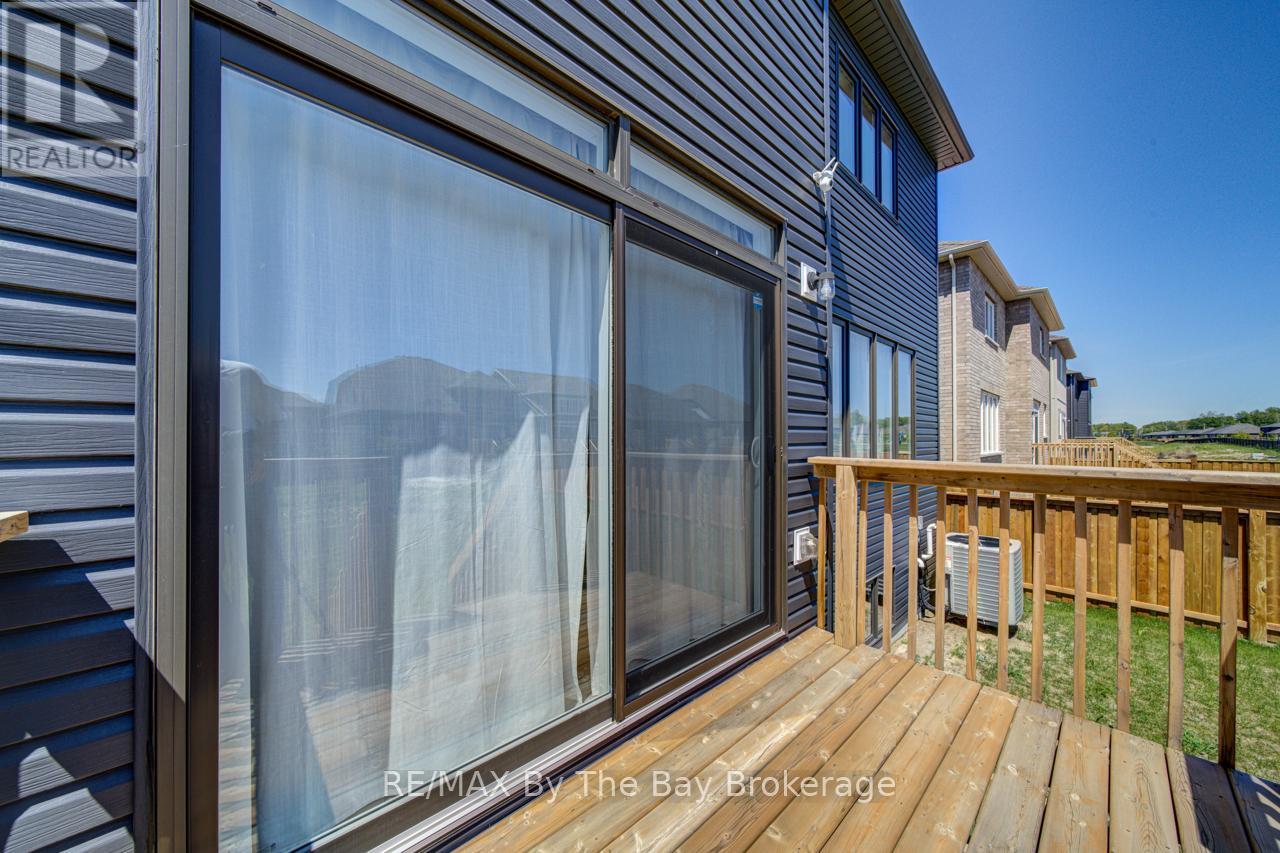 166 Mapleside Drive, Wasaga Beach, Ontario  L9Z 3A5 - Photo 31 - S13428074