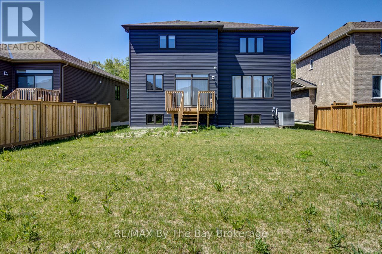 166 Mapleside Drive, Wasaga Beach, Ontario  L9Z 3A5 - Photo 33 - S13428074
