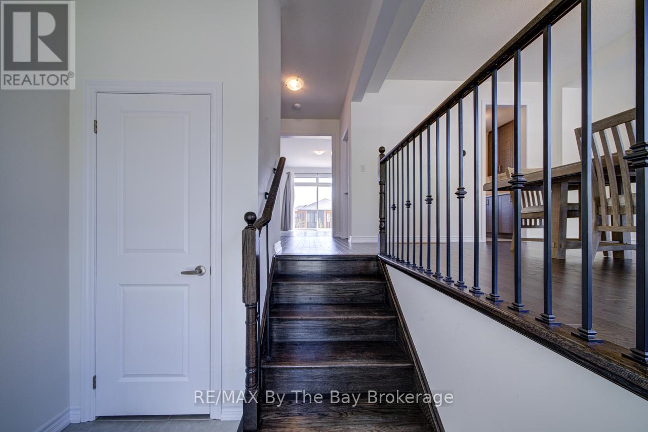 166 Mapleside Drive, Wasaga Beach, Ontario  L9Z 3A5 - Photo 6 - S13428074