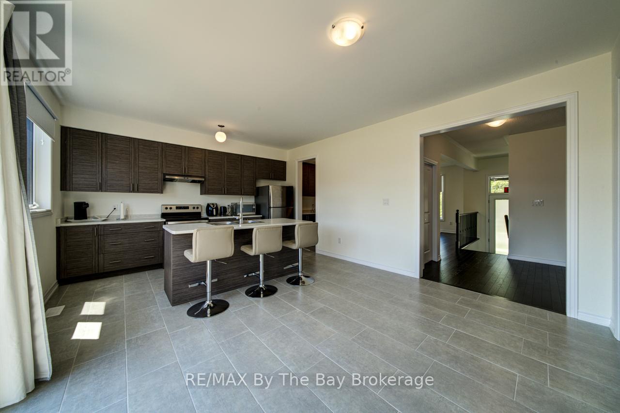 166 Mapleside Drive, Wasaga Beach, Ontario  L9Z 3A5 - Photo 8 - S13428074
