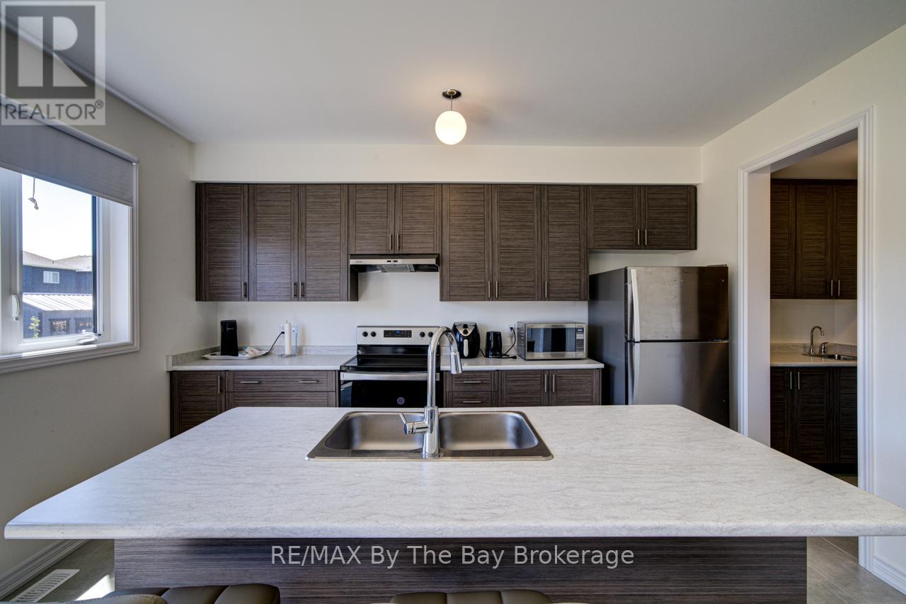 166 Mapleside Drive, Wasaga Beach, Ontario  L9Z 3A5 - Photo 9 - S13428074