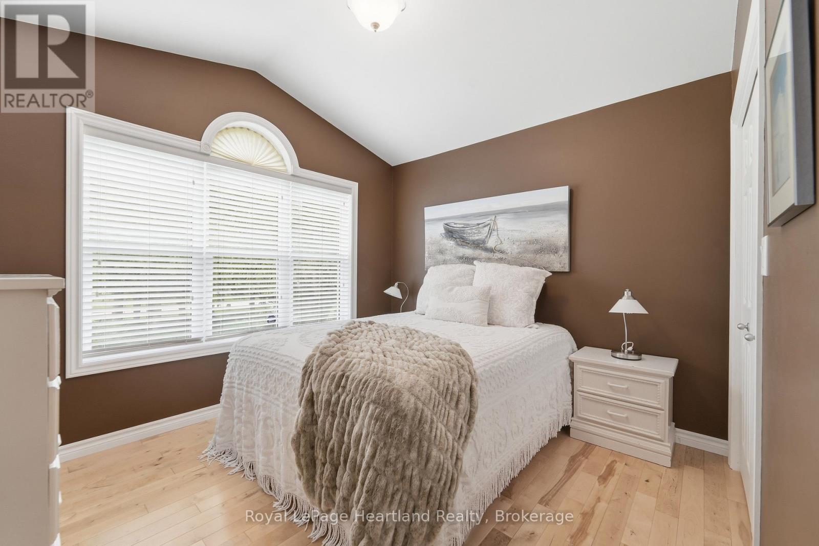 35095 Old River Road N, Bluewater, Ontario  N0M 1G0 - Photo 12 - X13428106