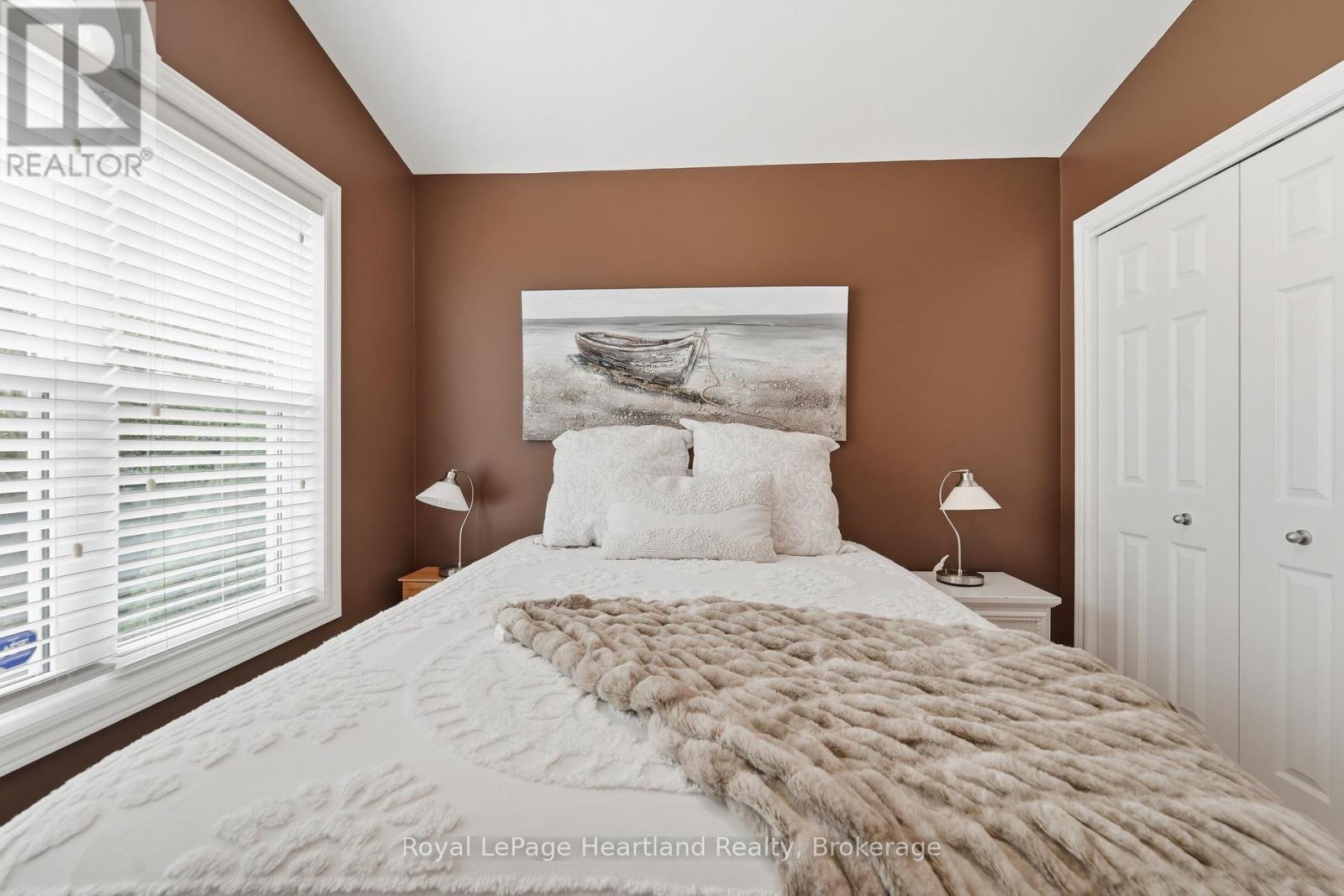 35095 Old River Road N, Bluewater, Ontario  N0M 1G0 - Photo 13 - X13428106