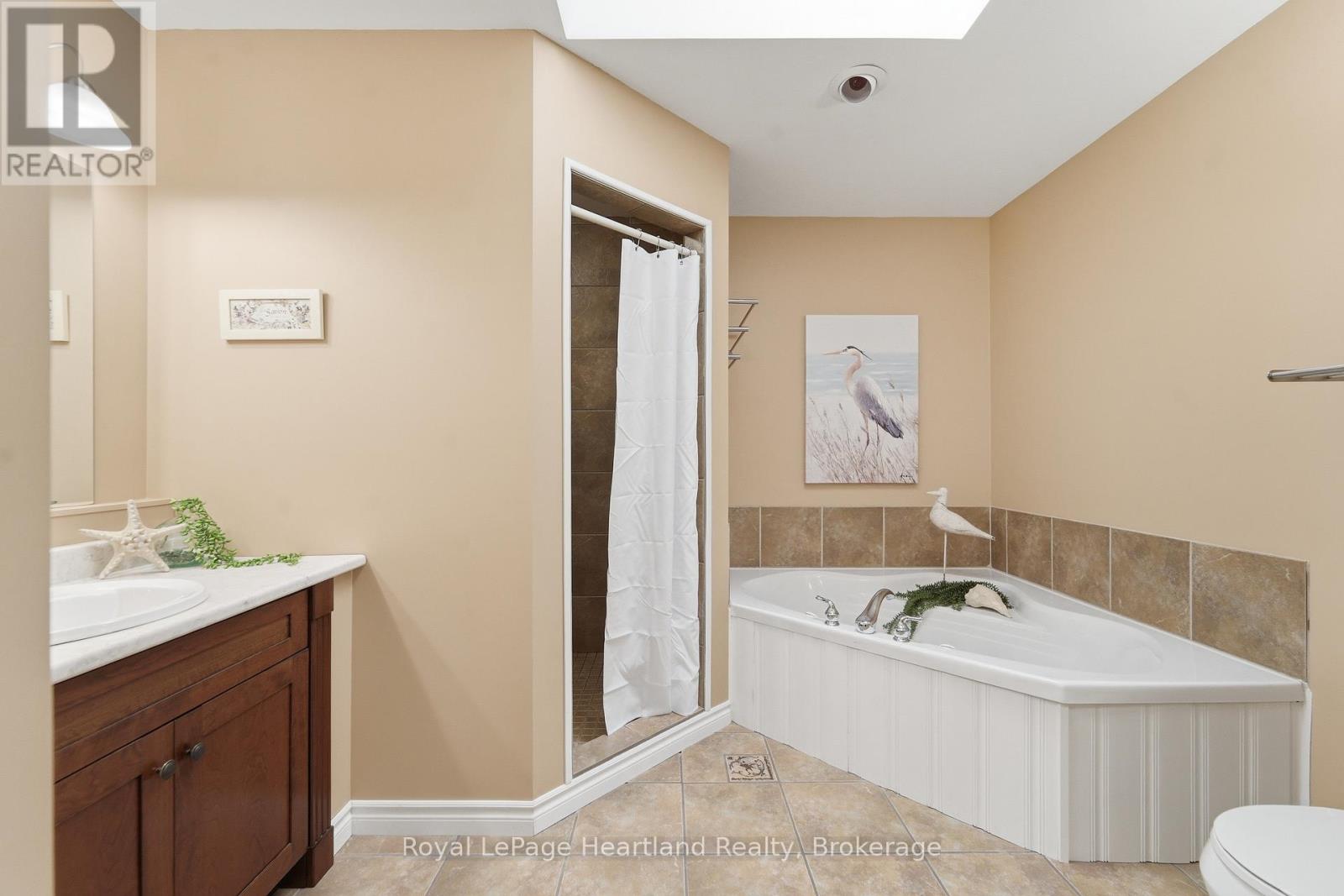 35095 Old River Road N, Bluewater, Ontario  N0M 1G0 - Photo 21 - X13428106