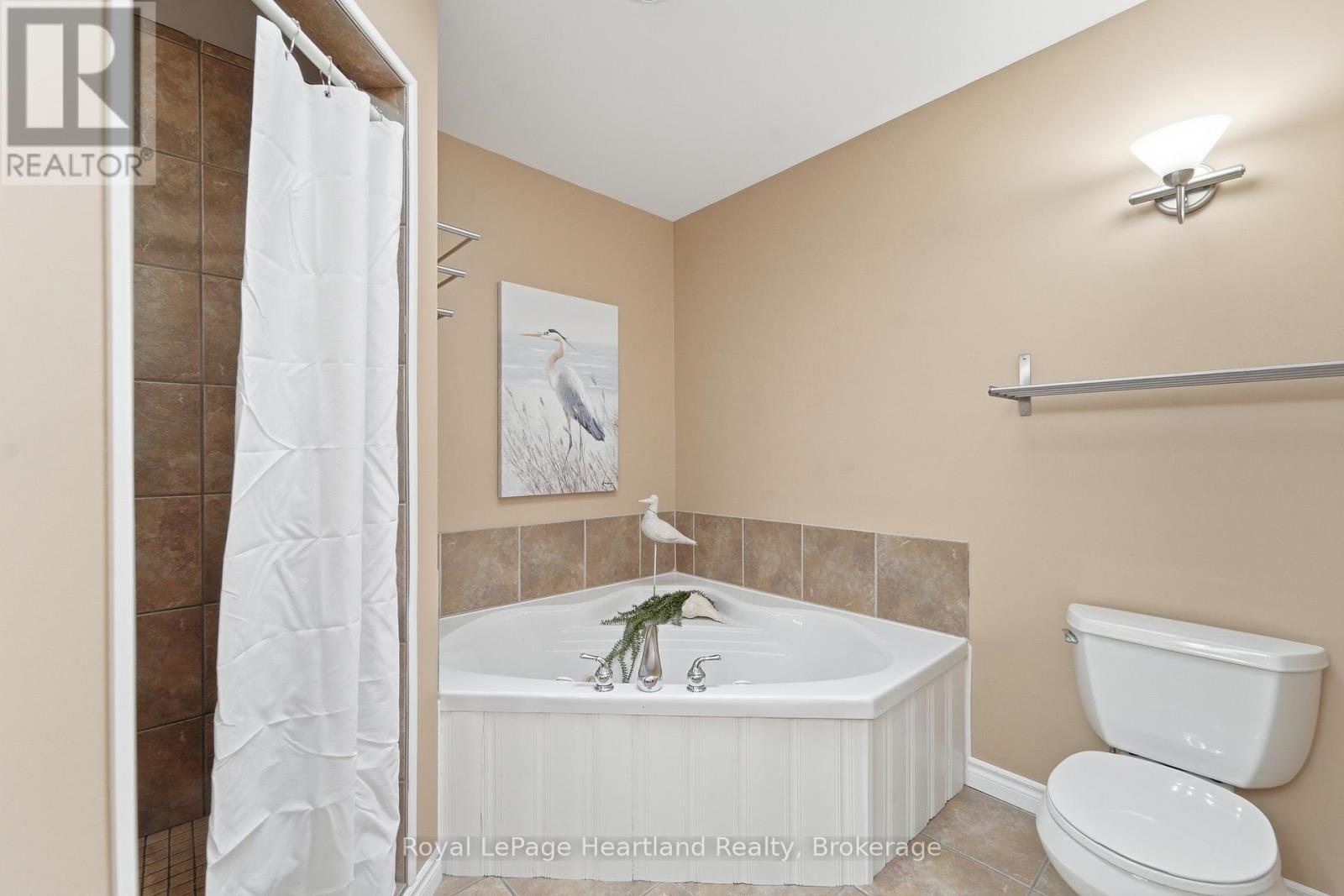 35095 Old River Road N, Bluewater, Ontario  N0M 1G0 - Photo 22 - X13428106