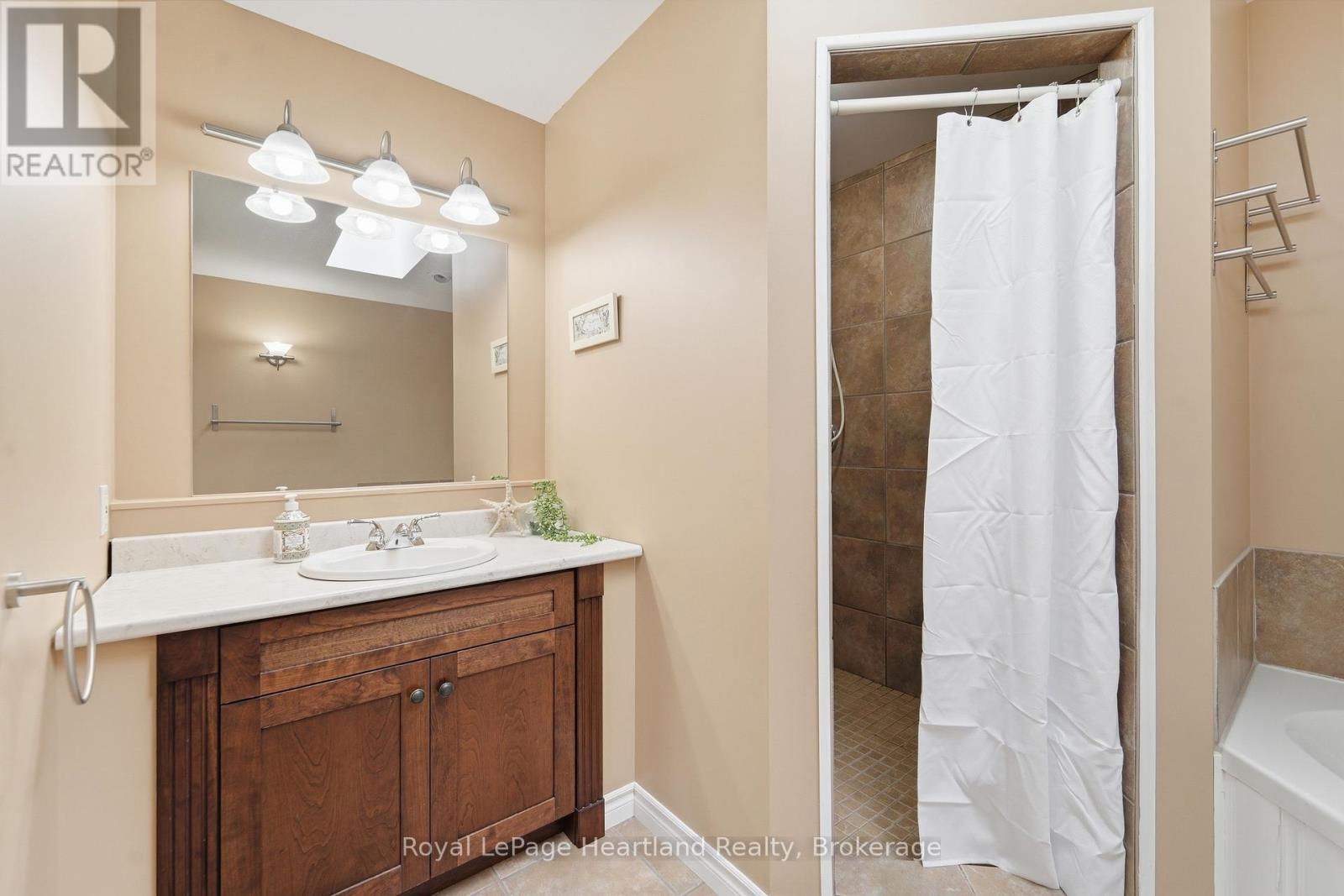 35095 Old River Road N, Bluewater, Ontario  N0M 1G0 - Photo 23 - X13428106
