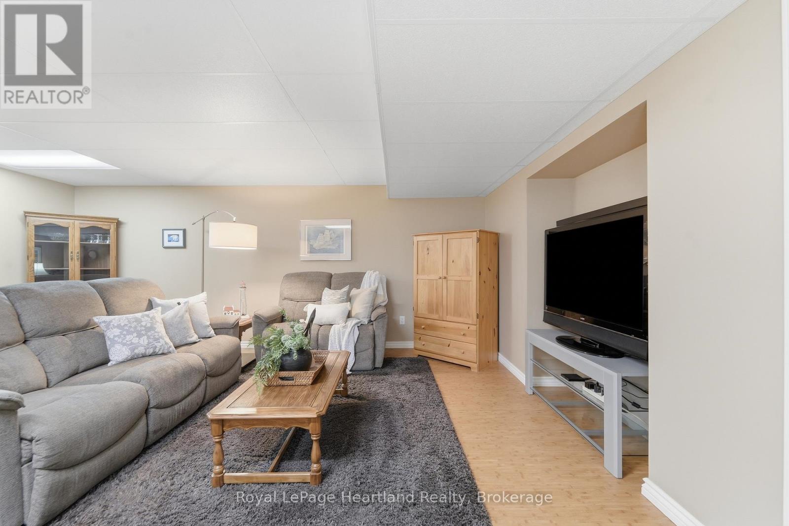 35095 Old River Road N, Bluewater, Ontario  N0M 1G0 - Photo 31 - X13428106