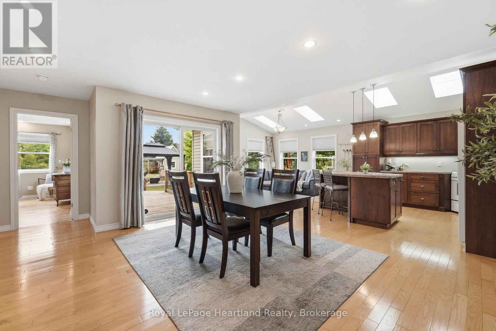 35095 Old River Road N, Bluewater, Ontario  N0M 1G0 - Photo 4 - X13428106