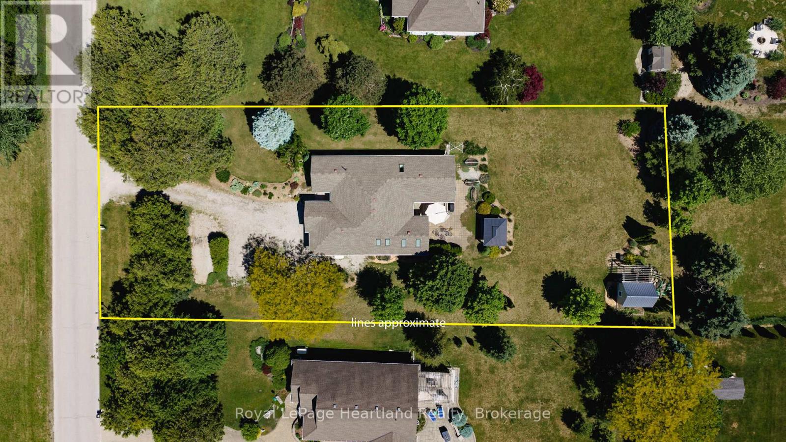 35095 Old River Road N, Bluewater, Ontario  N0M 1G0 - Photo 48 - X13428106