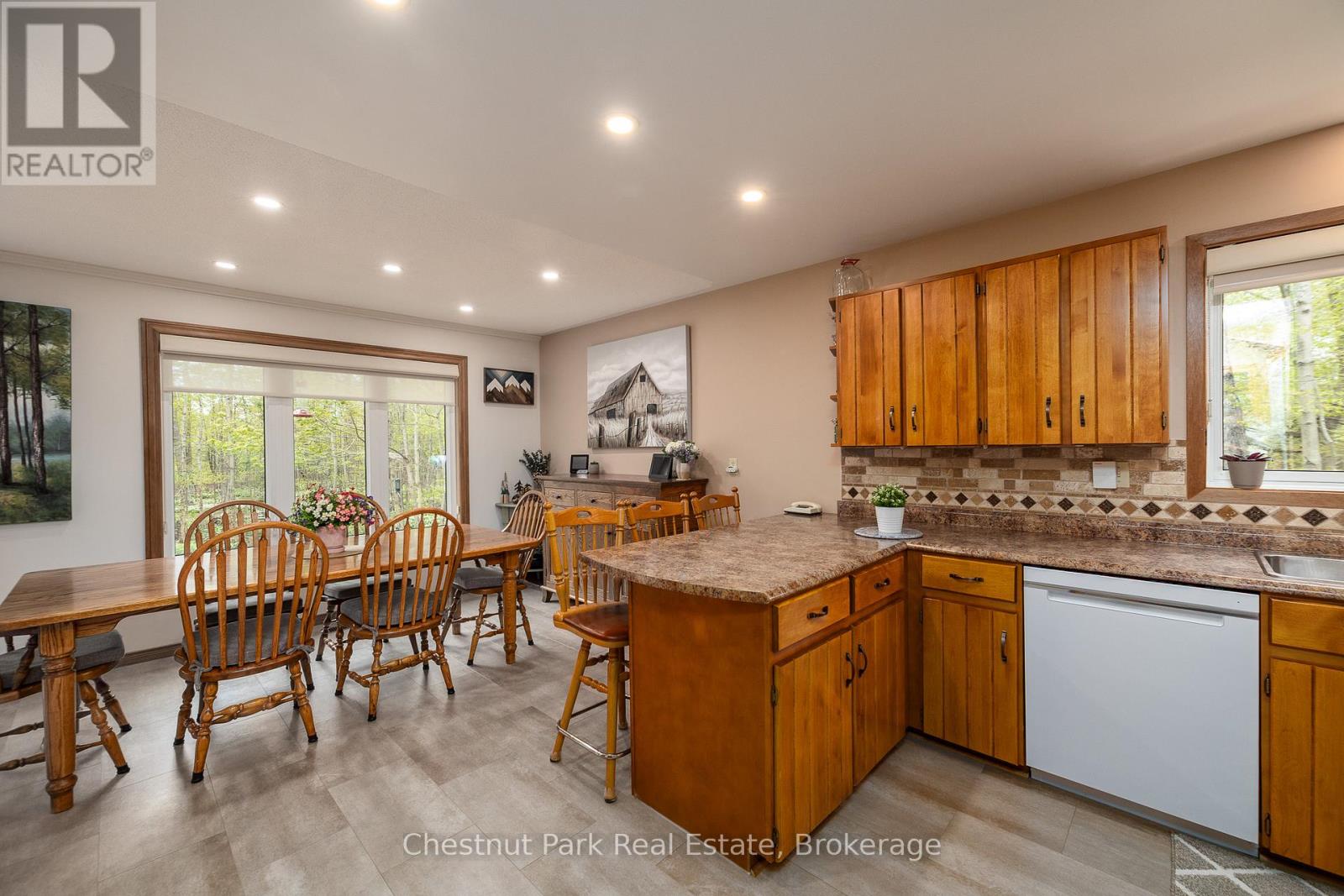 64 Maple Golf Crescent, Northern Bruce Peninsula, Ontario  N0H 2R0 - Photo 16 - X13428146