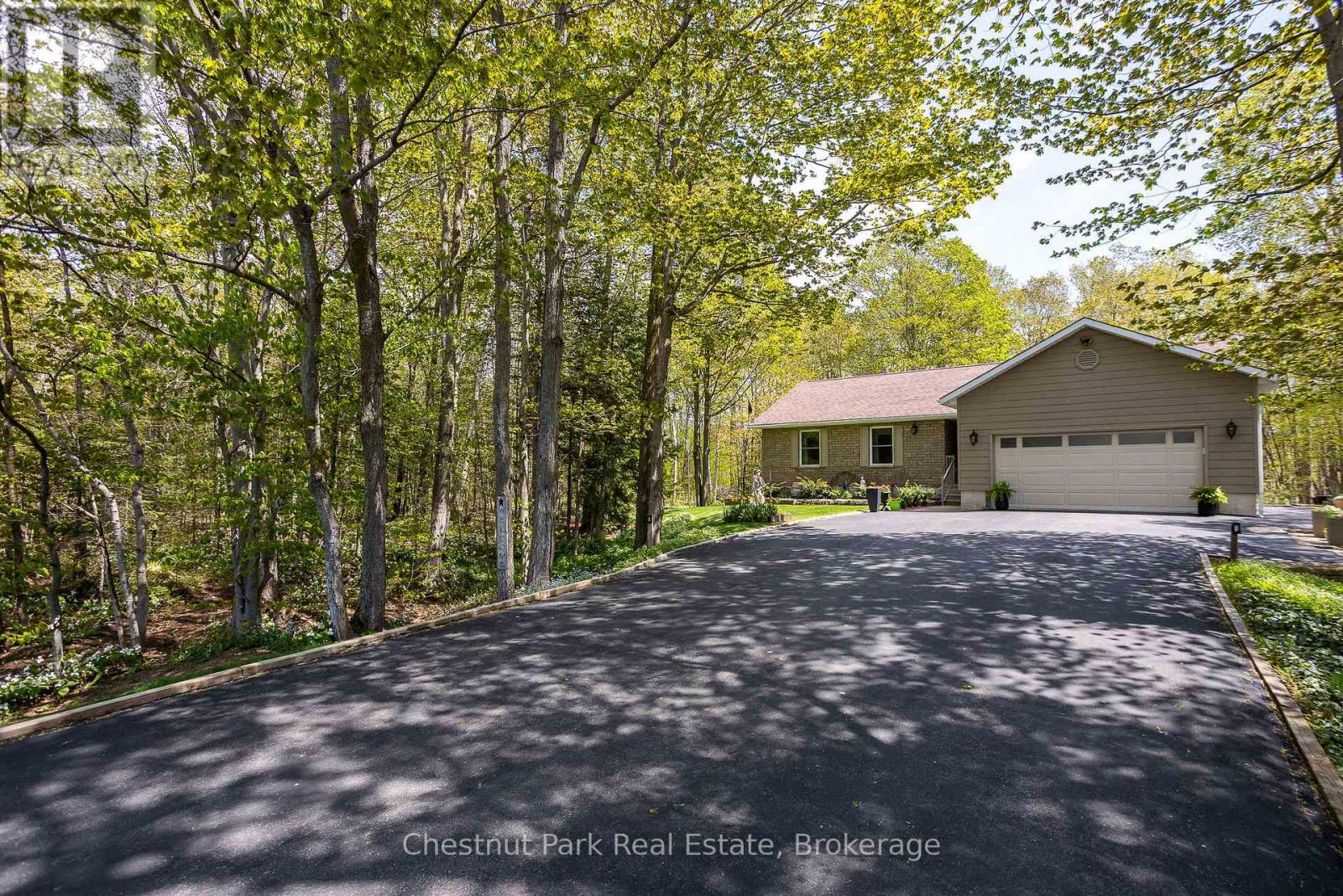 64 Maple Golf Crescent, Northern Bruce Peninsula, Ontario  N0H 2R0 - Photo 2 - X13428146