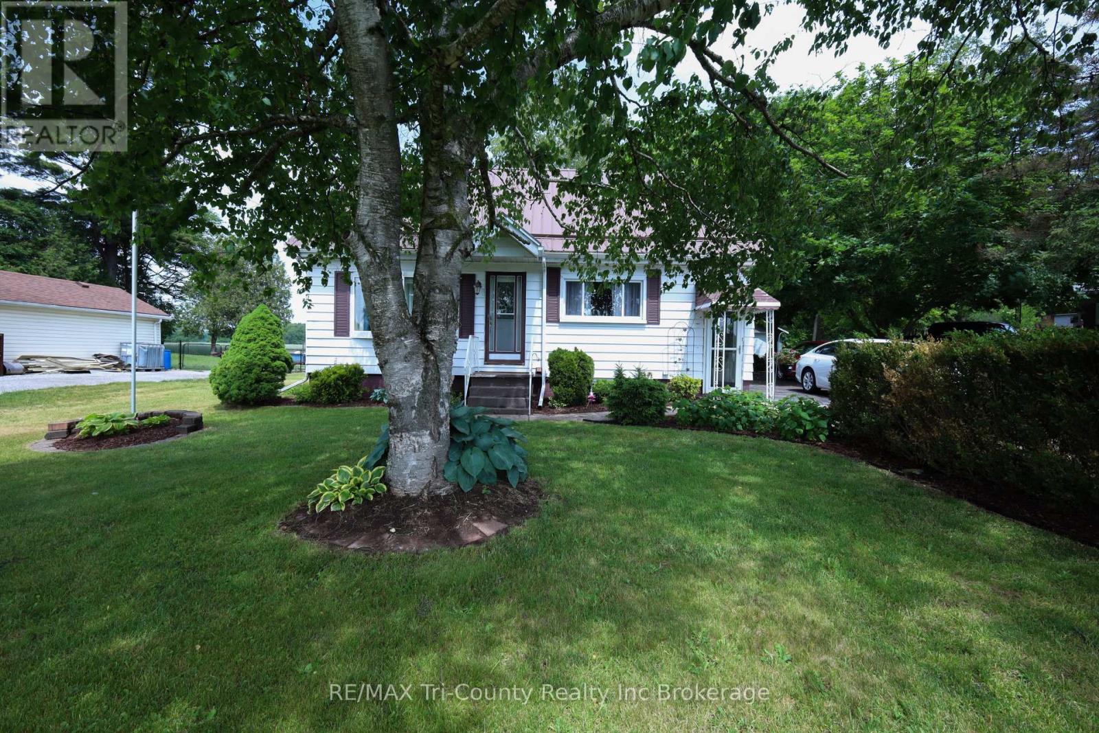 1360 Turkey Point Road, Norfolk, Ontario  N3Y 4X1 - Photo 2 - X13428524