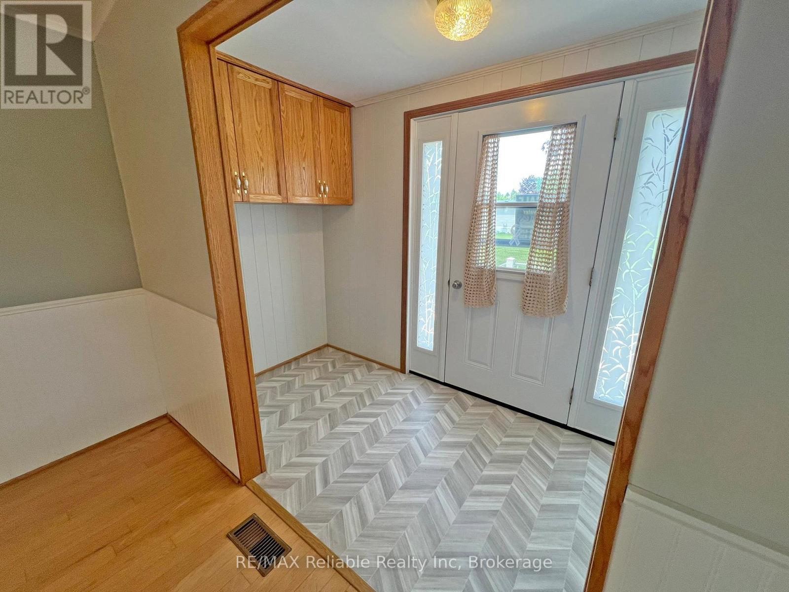 144 Sandbagger Crescent, Central Huron, Ontario  N0M 1G0 - Photo 4 - X13428474