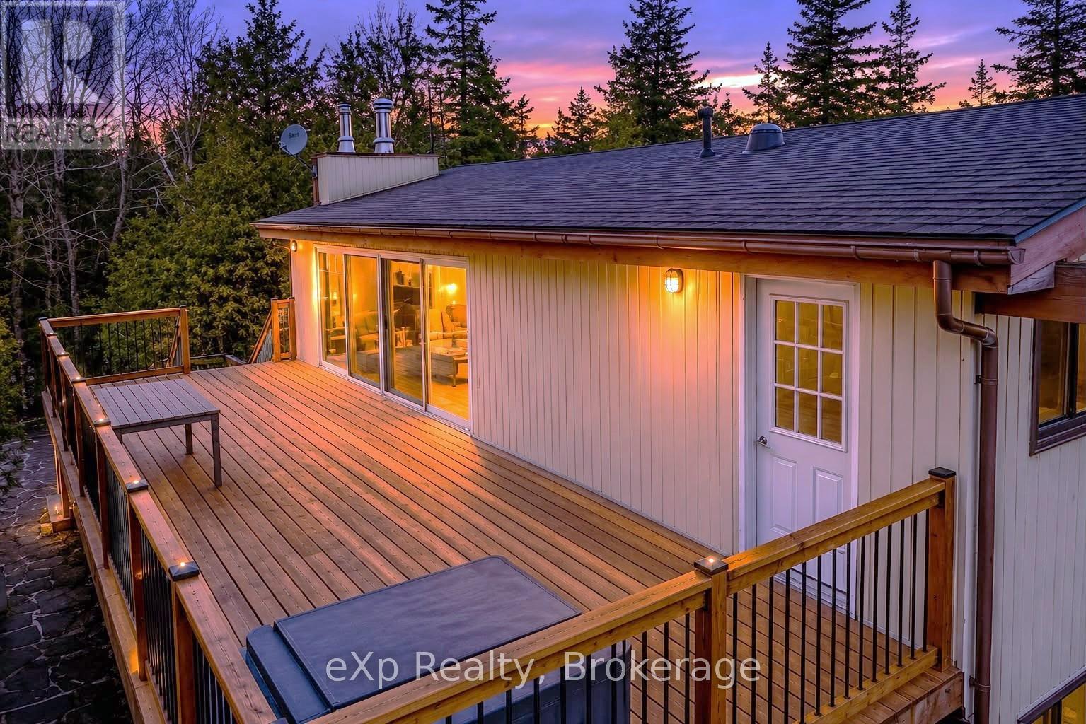 26 Elgin Street, Northern Bruce Peninsula, Ontario  N0H 2R0 - Photo 2 - X13428852