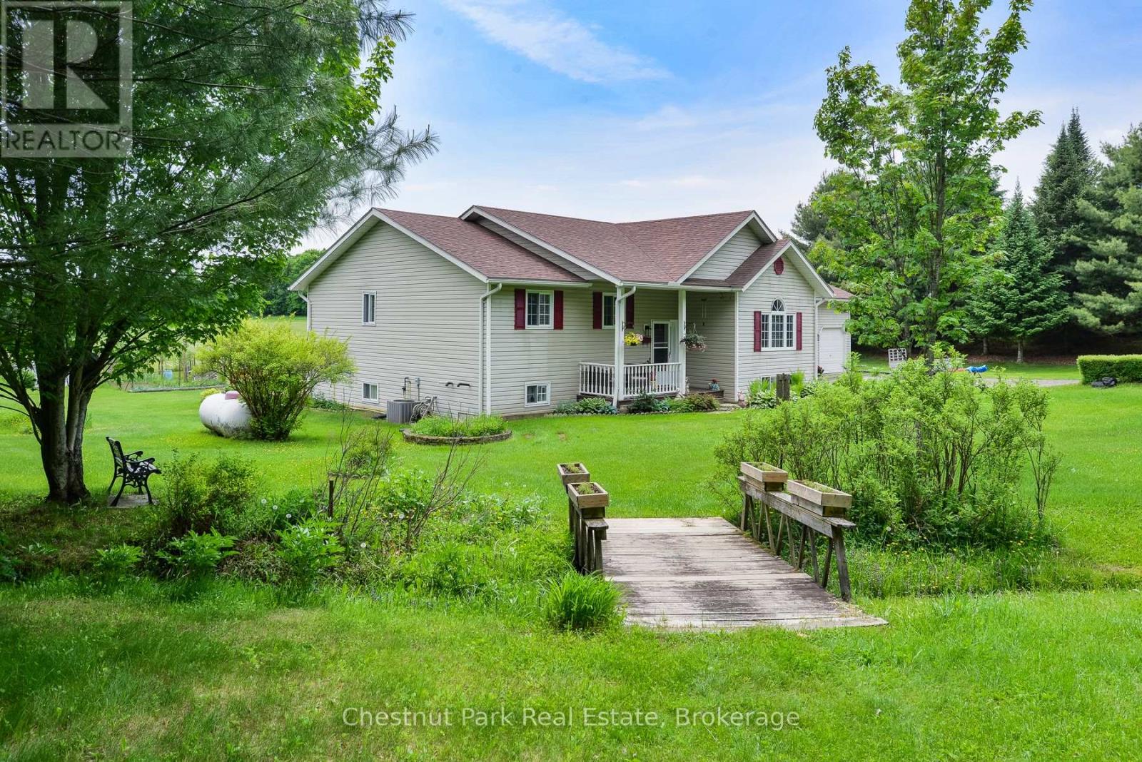 996 North Mary Lake Road, Huntsville, Ontario  P1H 1S4 - Photo 2 - X13429146