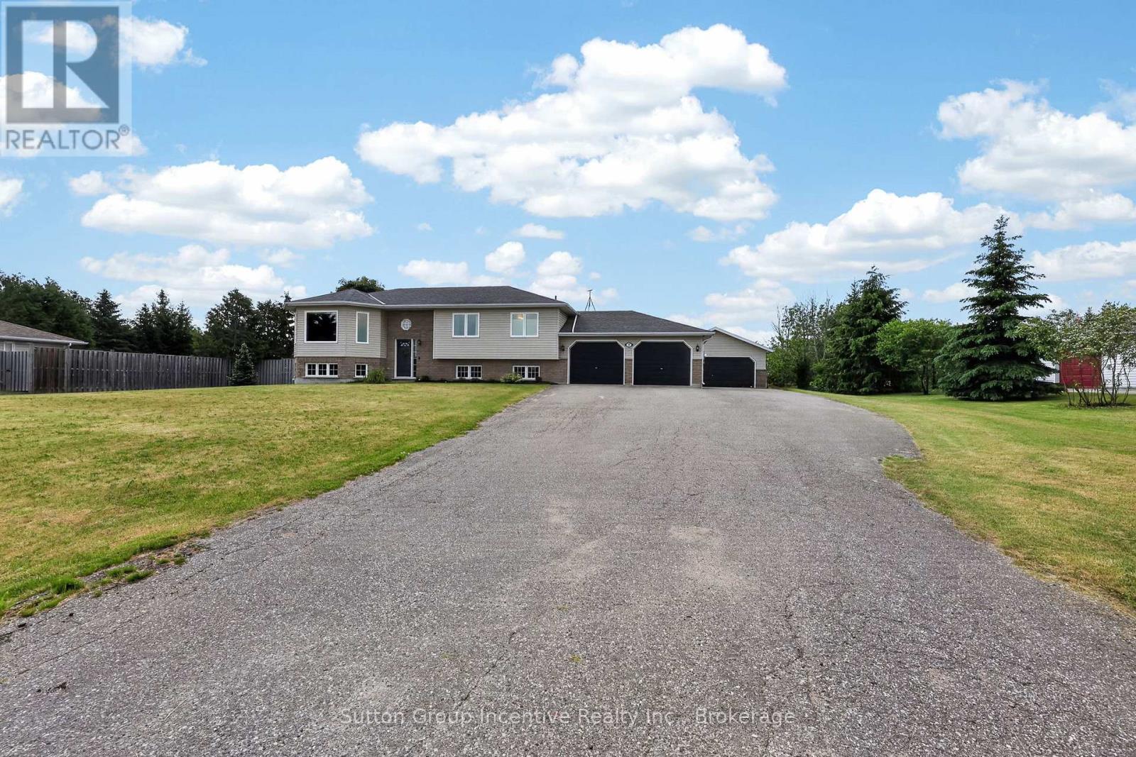 5 Marl Creek Drive, Springwater, Ontario  L0L 2K0 - Photo 2 - S13429384