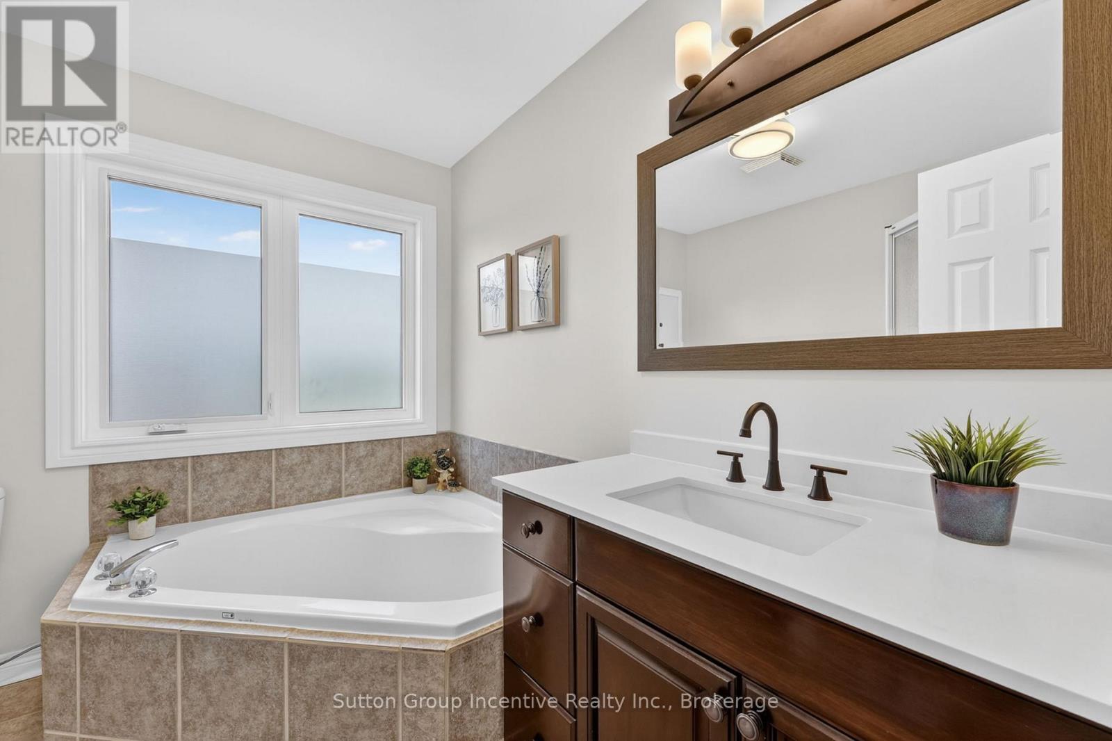 5 Marl Creek Drive, Springwater, Ontario  L0L 2K0 - Photo 22 - S13429384