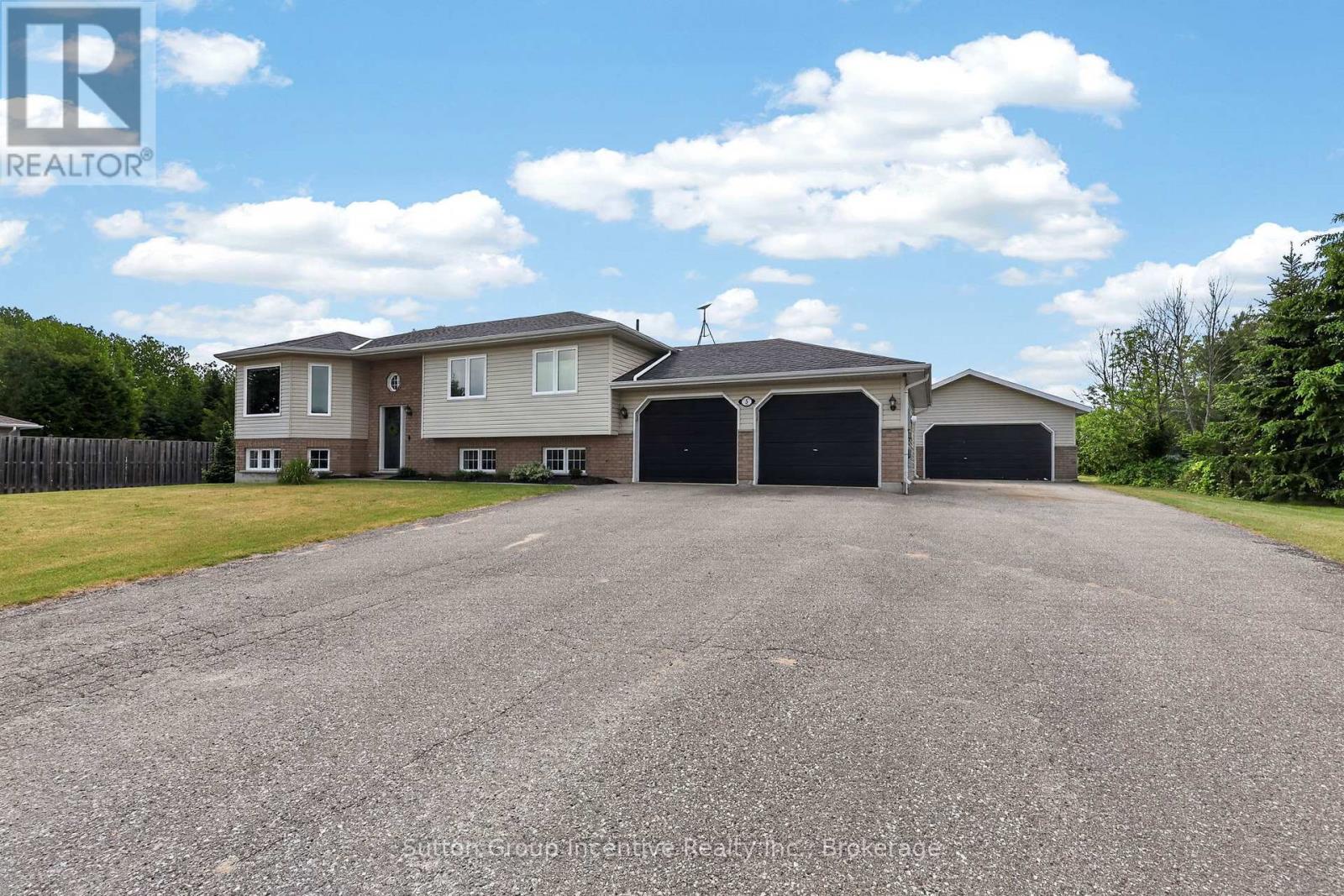 5 Marl Creek Drive, Springwater, Ontario  L0L 2K0 - Photo 3 - S13429384