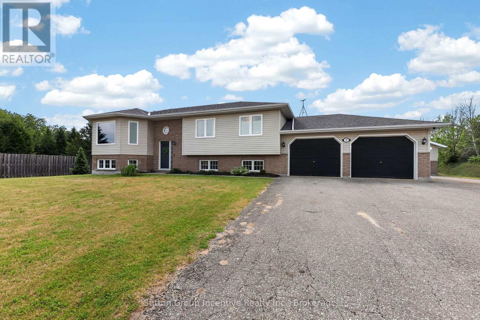 5 Marl Creek Drive, Springwater, Ontario  L0L 2K0 - Photo 4 - S13429384