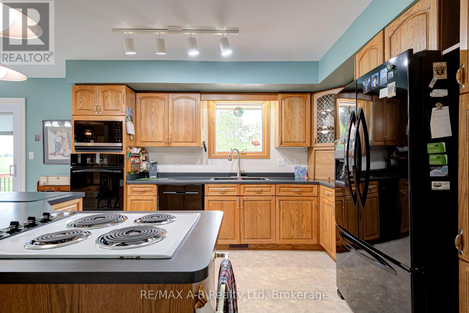 137 Mitchell Court, West Perth, Ontario  N0K 1N0 - Photo 13 - X13429514